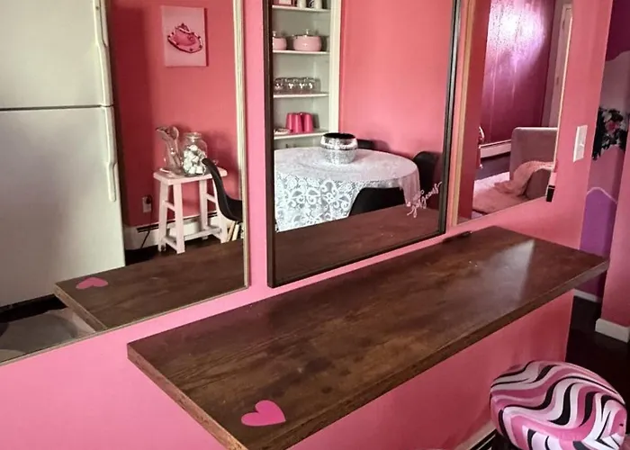 Pinksburgh Pet-friendly By Strip, Stadium, Skyline * Pittsburgh