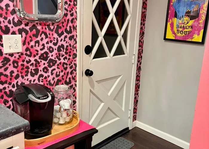 Pinksburgh Pet-friendly By Strip, Stadium, Skyline *