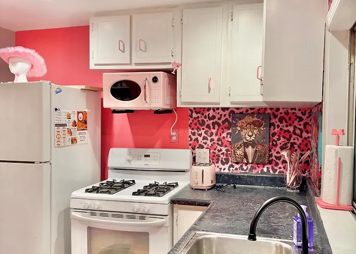 Pinksburgh Pet-friendly By Strip, Stadium, Skyline *