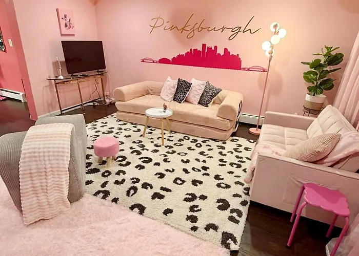 Pinksburgh Pet-friendly By Strip, Stadium, Skyline Holiday home *